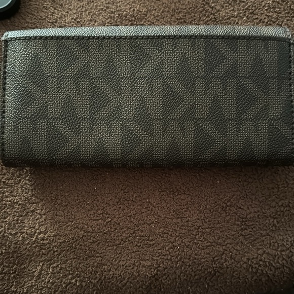 Michael Kors Wallet - Picture 3 of 5